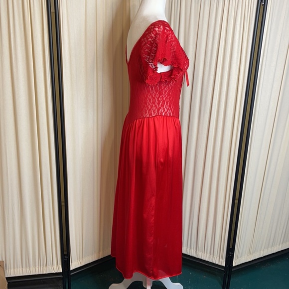 70’S VINTAGE- GORGEOUS RED SLIP GOWN LACE DRESS - Picture 7 of 11